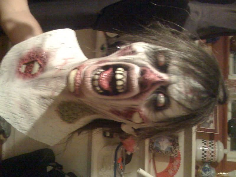 Brain Eater (c) greeniiius wearable display