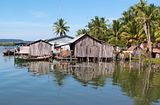 Nehir kenari evler - Kambocya