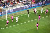 Real Madrid-Deportivo maçı - Real'in golünden birkaç saniye önce