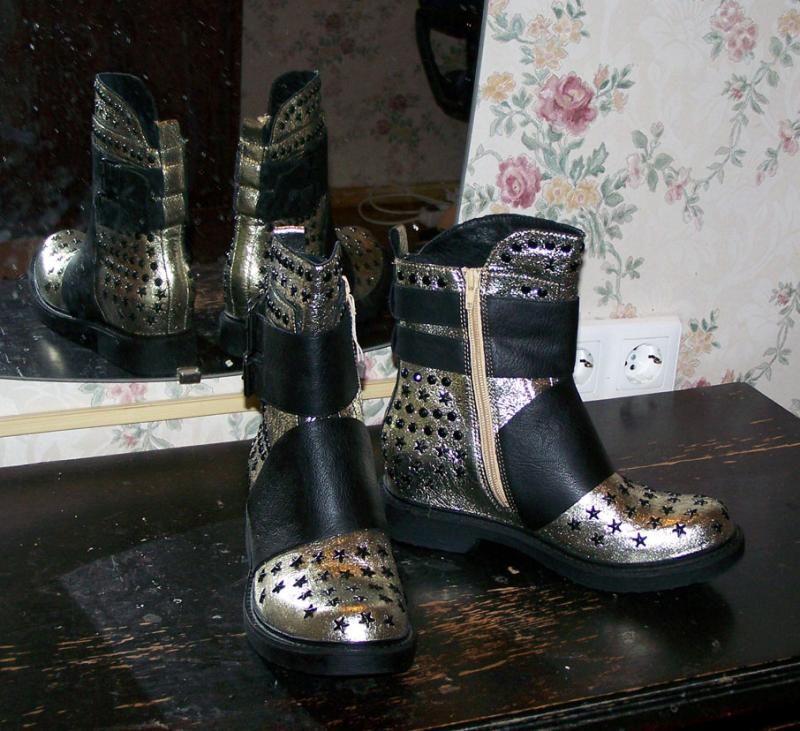 Golden%20Boots%203_zpsykh2x6w8.jpg