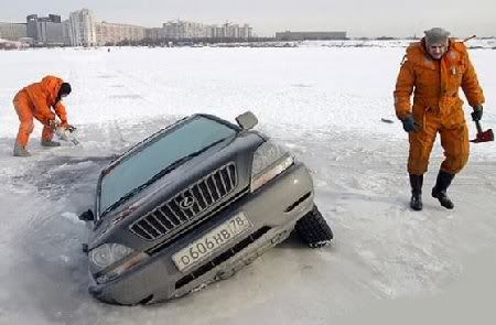 car_sank_ice.jpg