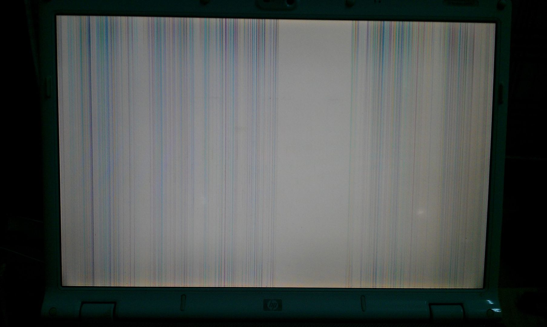 Lappy sọc màn hình, thương nó quá :((, ace giúp với