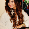 http://i128.photobucket.com/albums/p185/stateofplay/Demi%20Lovato/8-16-11/037.png