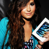 http://i128.photobucket.com/albums/p185/stateofplay/Demi%20Lovato/8-16-11/042.png