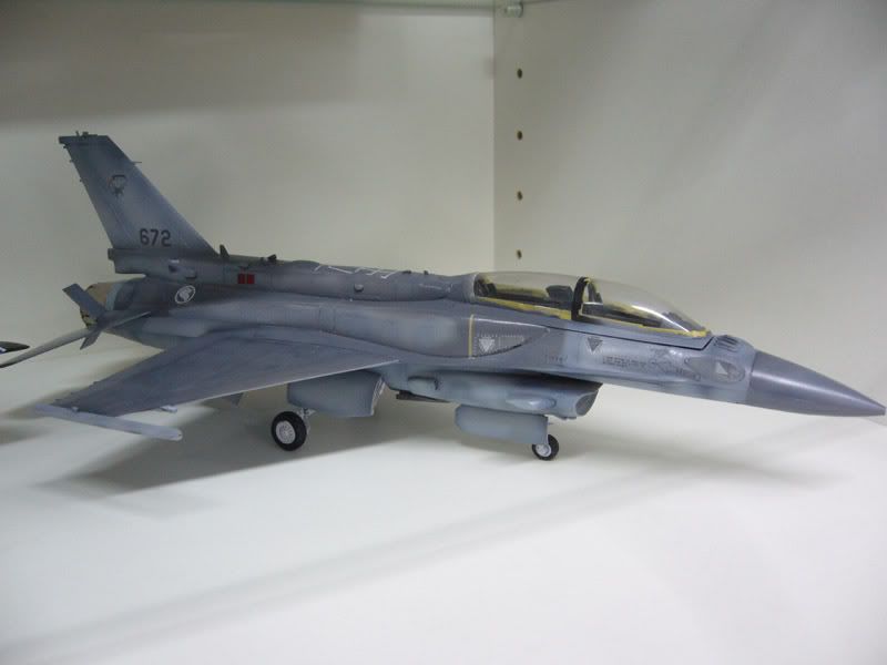 F-16D_small4.jpg