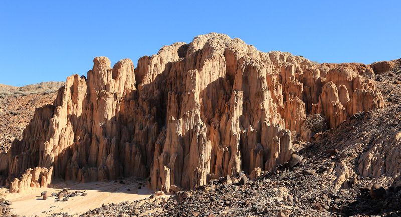 IMAGE: http://i128.photobucket.com/albums/p191/atexaschipper/CATHEDRAL%20GORGE%20FORMATION%204_zps1wgcpzpz.jpg