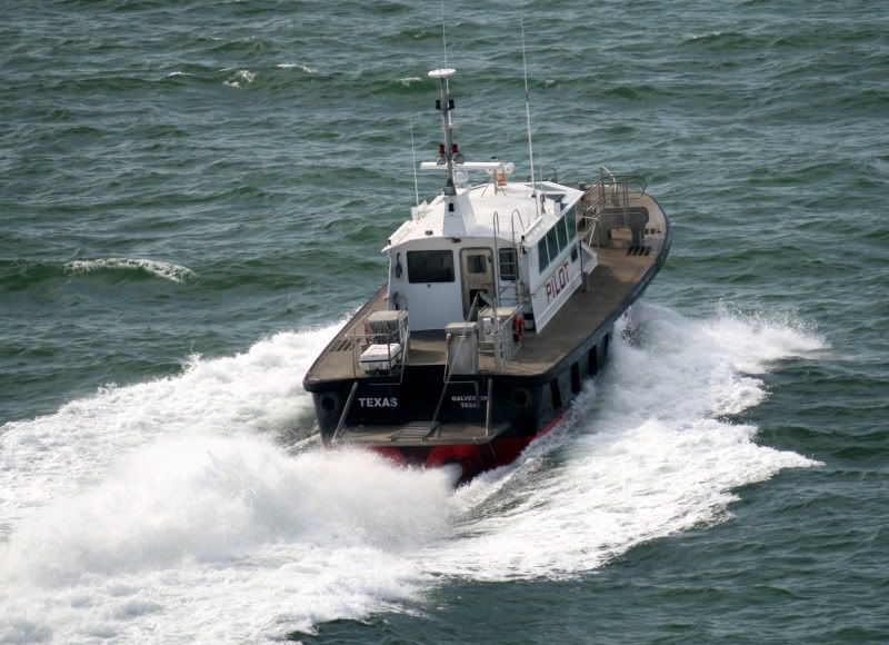 IMAGE: http://i128.photobucket.com/albums/p191/atexaschipper/CruiseAug2009050a.jpg