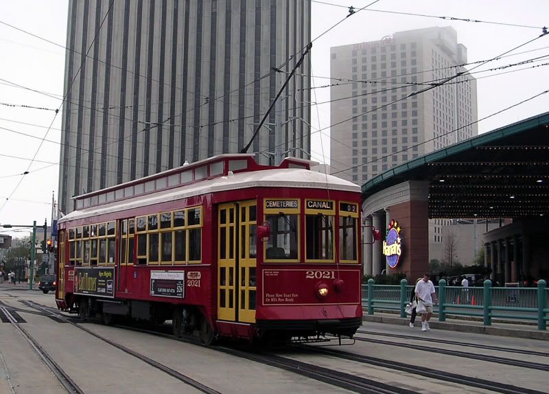 IMAGE: http://i128.photobucket.com/albums/p191/atexaschipper/NewOrleansTram1.jpg