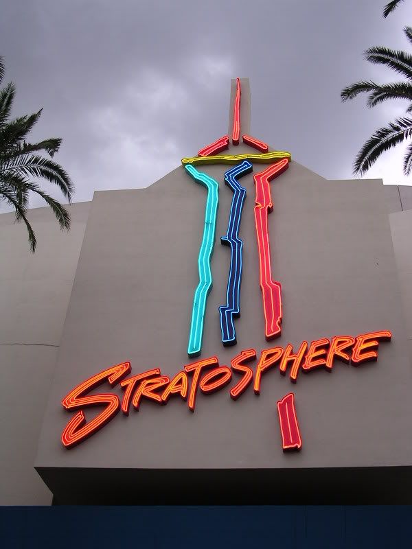 IMAGE: http://i128.photobucket.com/albums/p191/atexaschipper/Vegas%20Pics/DSCN0814.jpg