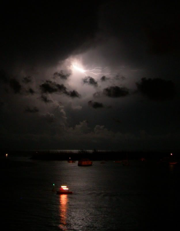 IMAGE: http://i128.photobucket.com/albums/p191/atexaschipper/lightingkeywest.jpg