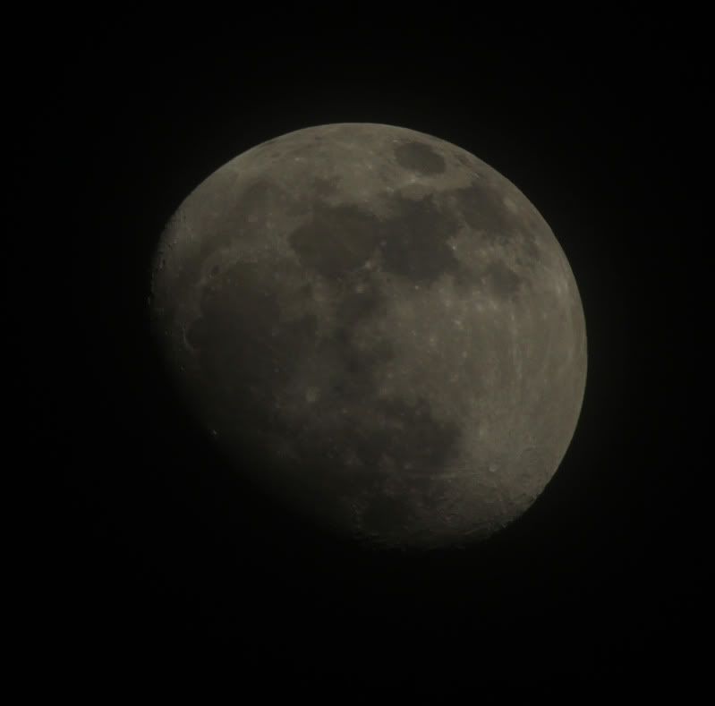 IMAGE: http://i128.photobucket.com/albums/p191/atexaschipper/moon004a.jpg