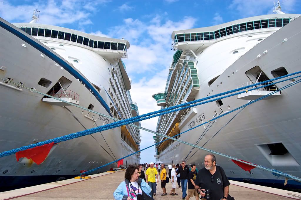 IMAGE: http://i128.photobucket.com/albums/p193/M715/Boats/DSC_0350.jpg