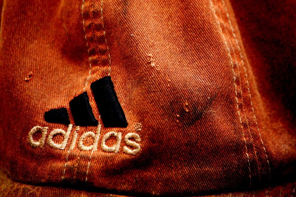 IMAGE: http://i128.photobucket.com/albums/p193/M715/Product%20Photography/DSC_0718.jpg