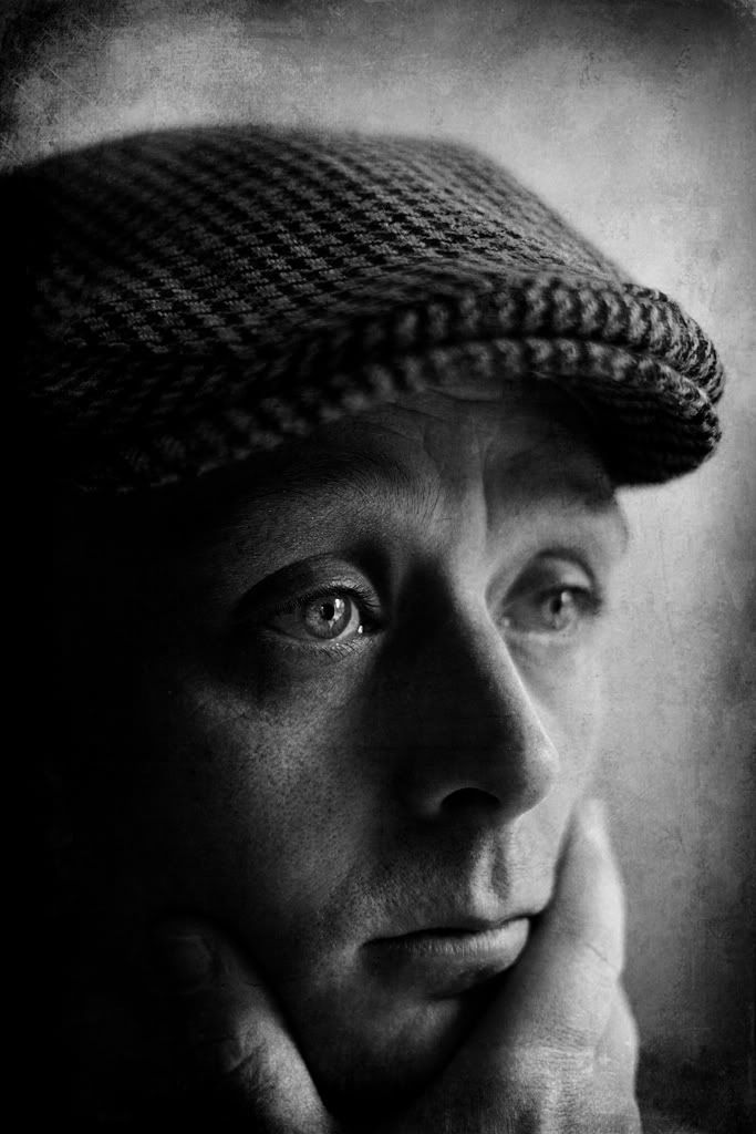 IMAGE: http://i128.photobucket.com/albums/p193/gaelicstorm7/MP3Y8013T.jpg