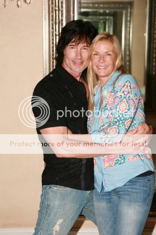 539715_10151919690528156_1320647332_n_zp